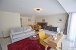 Bijzonder ruim appartement op de 1ste verd. van een perfect onderhouden residentie, gelegen op enkele passen van de zeedijk en kortbij de winkels. Dit appartement omvat: Een bijzonder ruime woonkamer, volledig ingerichte keuken, inkomhall met berging en afzonderlijk toilet, badkamer met ligbad, badkamer met douche en 2 slaapkamers waarvan 1 met zongericht terrasje. Verder beschikt dit appartement nog over een private berging en een praktische fietsenberging op het gelijkvloers. De royale oppervlakte, de instapklare staat en de uitstekende ligging zijn slechts enkele troeven van dit (woon)appartement.
Onder deze tekst bij "documenten" vindt u een grondplan (25/032)